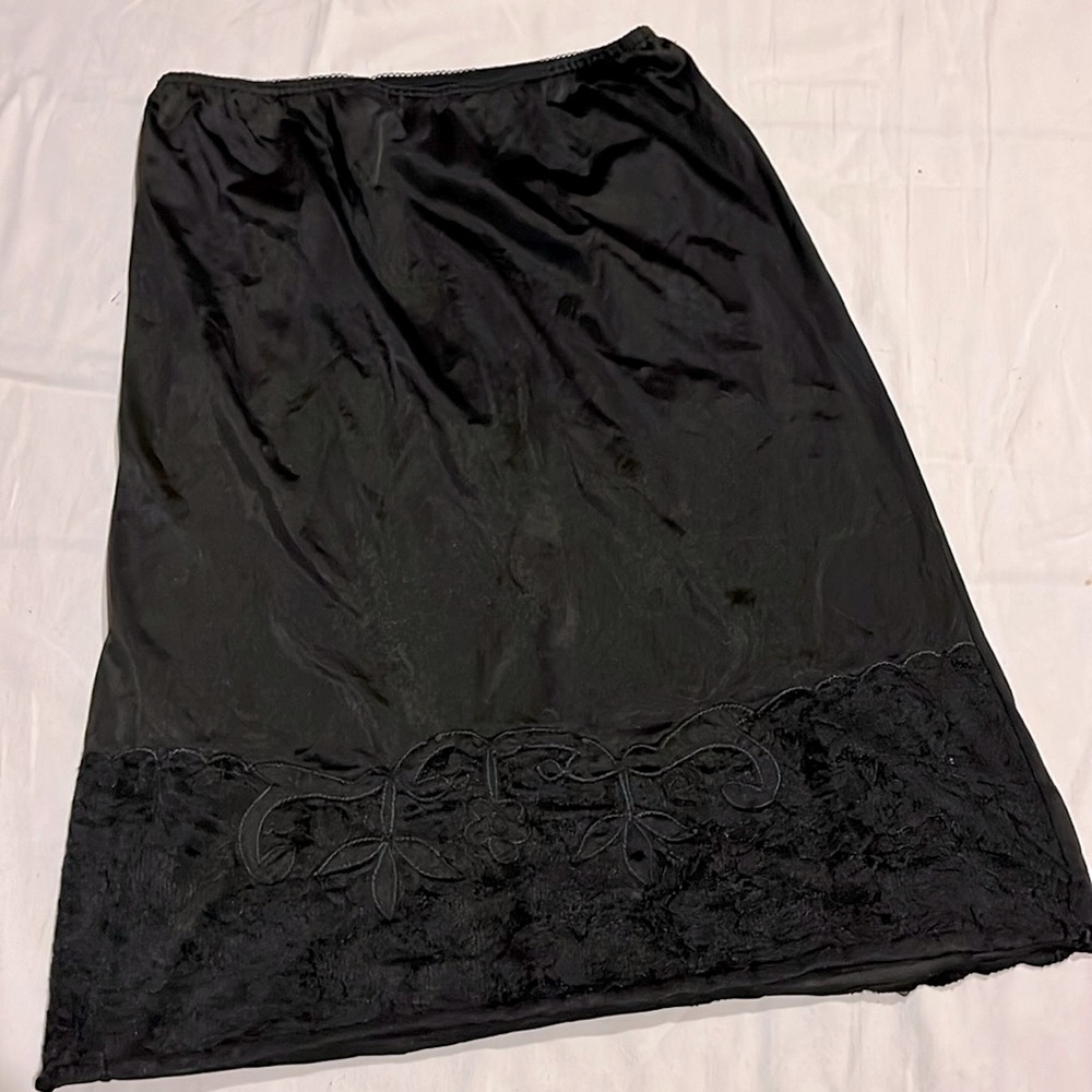 Vintage Fine Lingerie‎ by Paris Black Half Slip with Lacey Bottom